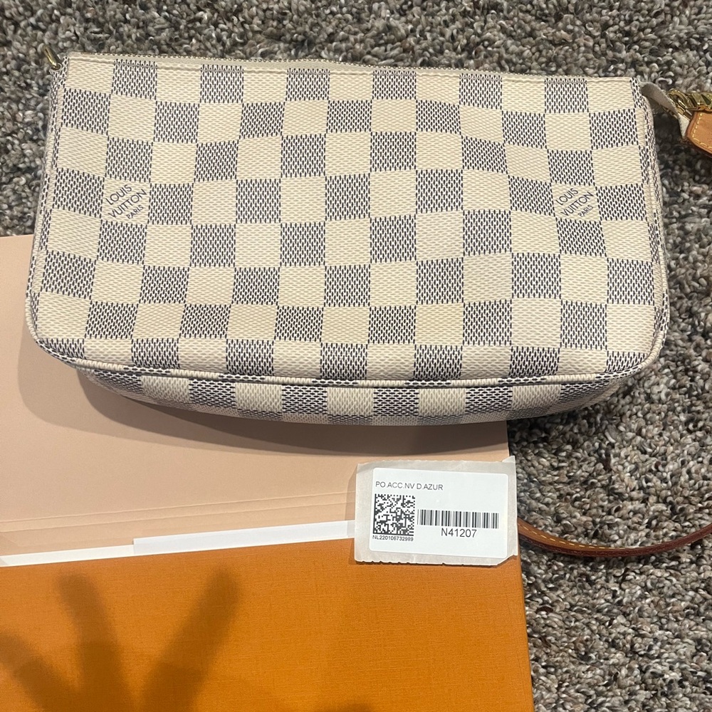 Louis Vuitton pochette accessories Damier azur